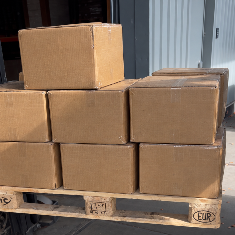 Ube in bulkverpakkingen op een pallet